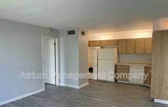 8203 Sun Spring Cir in Orlando, FL - Building Photo - Building Photo