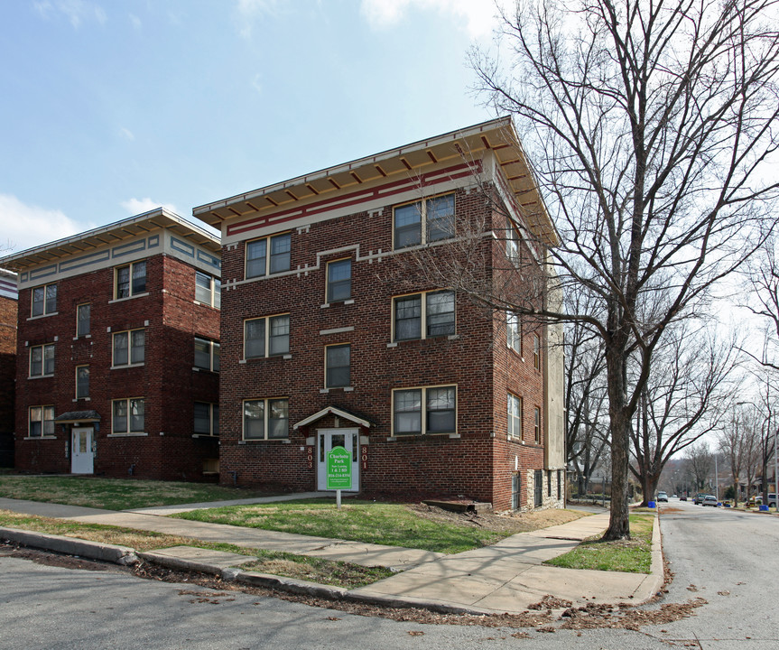 Charlotte Park in Kansas City, MO - Foto de edificio