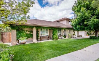 511 Grand Canyon Dr in Paso Robles, CA - Building Photo