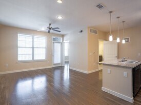 4071 Schurmier Rd in Houston, TX - Building Photo
