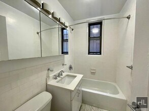 EAST 46 STREET in New York, NY - Building Photo - Building Photo
