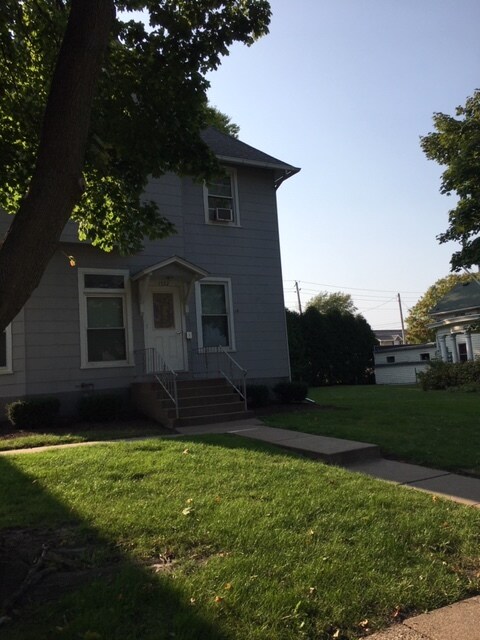 1522 N Main St in Davenport, IA - Building Photo