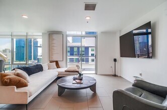 425 W Beech St in San Diego, CA - Building Photo - Building Photo