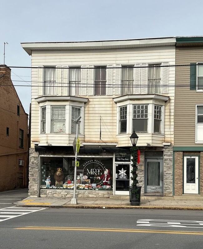 31 W King St in Shippensburg, PA - Building Photo - Building Photo
