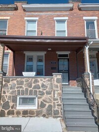 2822 E Chase St photo'