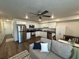 393 W 625 N in Payson, UT - Building Photo