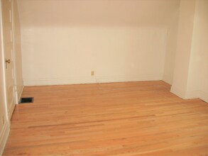 5706 Darlington Rd, Unit 3rd Flr in Pittsburgh, PA - Foto de edificio - Building Photo