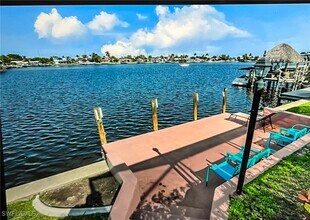 717 SW 49th Ln in Cape Coral, FL - Building Photo - Building Photo