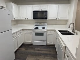 7505 Charmant Dr in Fullerton, CA - Building Photo