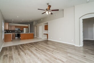 3128 Prairie Iris Dr in Land O Lakes, FL - Building Photo - Building Photo