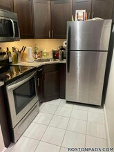 81 Essex St, Unit 81 in Boston, MA - Foto de edificio - Building Photo