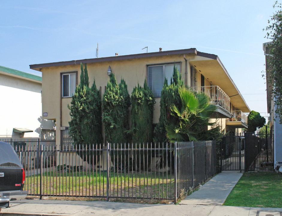 1942 S Sherbourne Dr in Los Angeles, CA - Building Photo