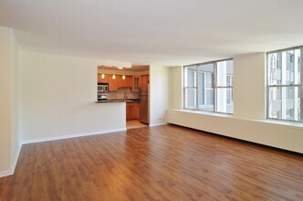 400 E Randolph St, Unit 2222 in Chicago, IL - Building Photo - Building Photo