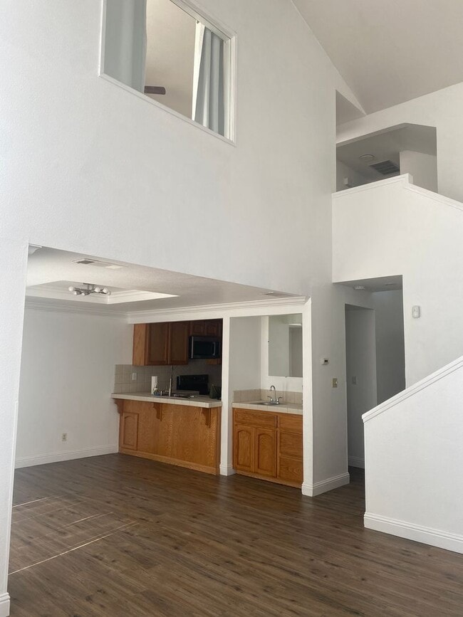 property at 817 E Orangeburg Ave