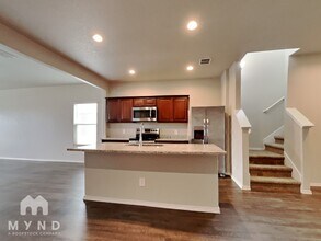 4129 Asher Alley in Saint Hedwig, TX - Foto de edificio - Building Photo