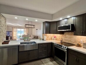 1501 SW 134th Way in Pembroke Pines, FL - Building Photo - Building Photo