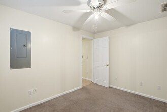 208 Penrose Dr in Savannah, GA - Building Photo - Building Photo