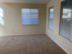 101 Nostalgia Ave in Patterson, CA - Building Photo - Building Photo