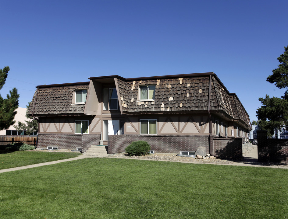 Caesars Square in Wheat Ridge, CO - Building Photo