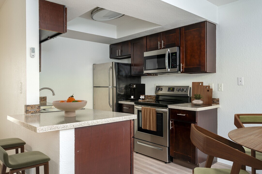 Haven Lake Oswego in Lake Oswego, OR - Building Photo