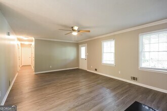 2300 Leaf Land Dr in Duluth, GA - Building Photo - Building Photo