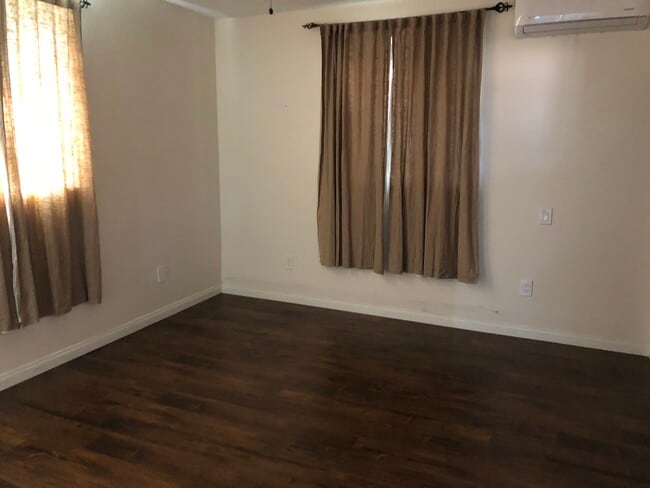 18334 Lorne St in Reseda, CA - Building Photo - Building Photo