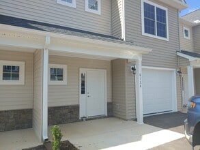 6138 Warren Newcomb Dr in Fairlawn, VA - Building Photo - Building Photo