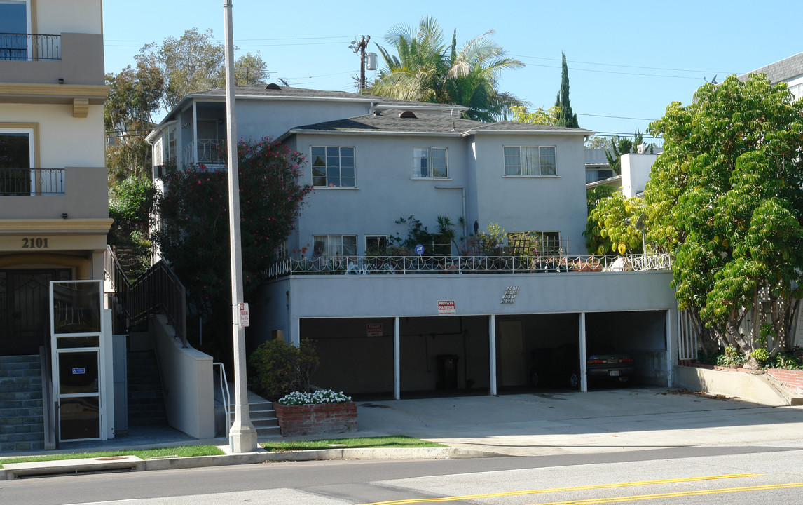 2031-2033 S Beverly Glen Blvd in Los Angeles, CA - Building Photo