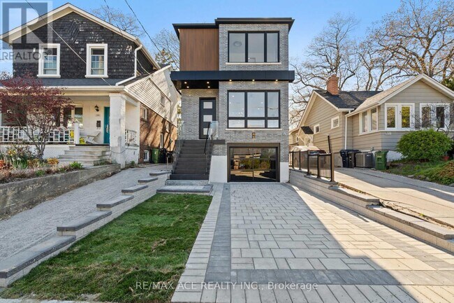 122 Warden Ave. in Toronto, ON - Building Photo - Building Photo