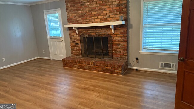 3619 Calmer Cir in Atlanta, GA - Building Photo - Building Photo