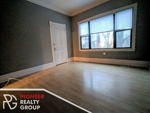 3252 N Lakewood Ave-Unit -3252-1 in Chicago, IL - Building Photo - Building Photo