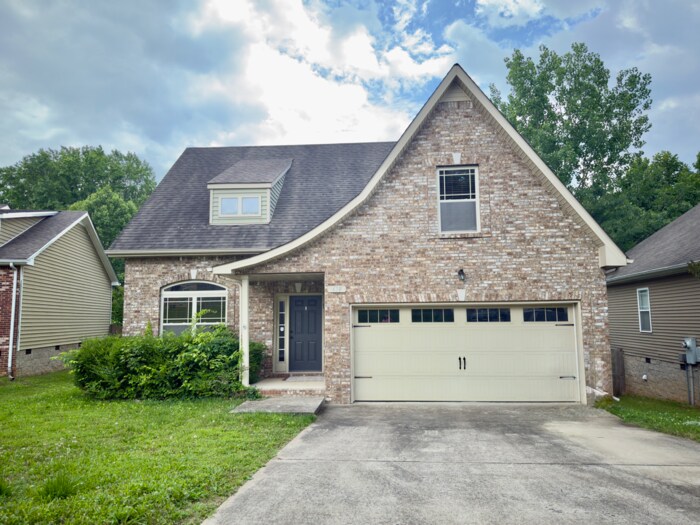 638 Hidden Valley Dr in Clarksville, TN - Building Photo