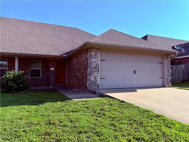 property at 3104 SW Deerfield Blvd