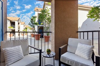 Sunrise Fountains Apartments in Anaheim, CA - Building Photo - Building Photo