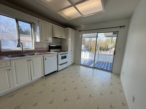 22377 124 Av in Maple Ridge, BC - Building Photo - Building Photo