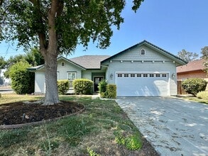 1095 Glenwood Ln in Willows, CA - Building Photo - Building Photo