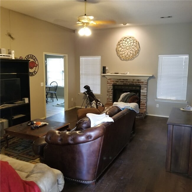 1827 N Pine Crest Ave in Fayetteville, AR - Building Photo - Building Photo