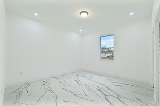 5125 24th St SW, Unit 2 in Lehigh Acres, FL - Foto de edificio - Building Photo