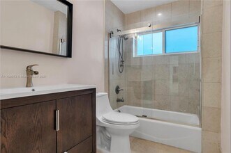 3721 Simms St in Hollywood, FL - Building Photo - Building Photo