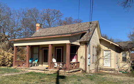 property at 647 W Washington St