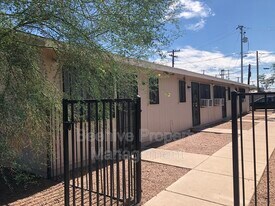 1153 E Taylor St in Phoenix, AZ - Building Photo