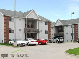 Saylorville Lakeside in Polk City, IA - Building Photo