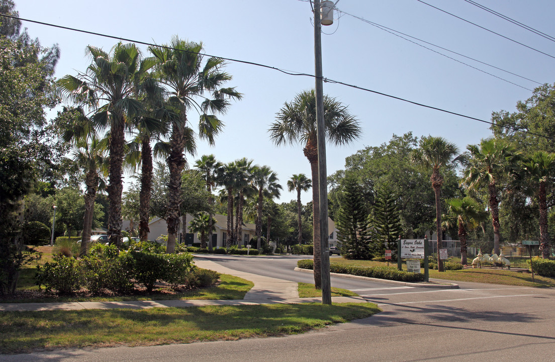 Bayou Oaks in Sarasota, FL - Foto de edificio