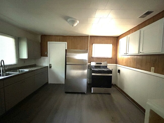 15907 Knight in Redford Township, MI - Building Photo - Building Photo