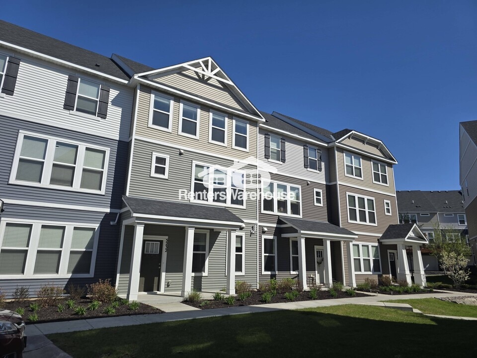5232 Hampton St NE in Prior Lake, MN - Building Photo