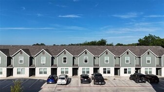 402 Garrett Ct in Stephenville, TX - Building Photo