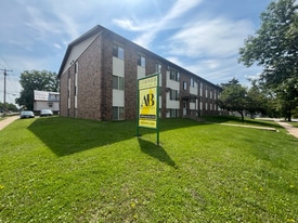 900 7th Ave S in St. Cloud, MN - Building Photo