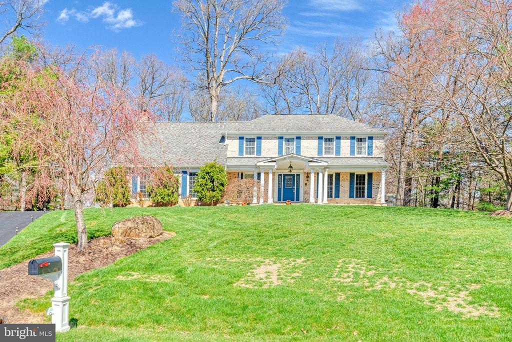 1402 Southwind Ct in Vienna, VA - Building Photo