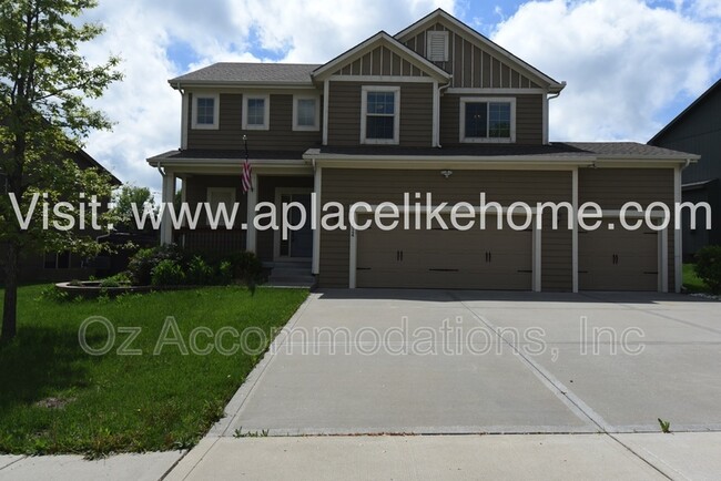 property at 3624 SW Windsong Dr