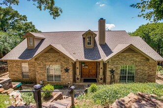1802 Old Oak Dr in Arlington, TX - Building Photo - Building Photo
